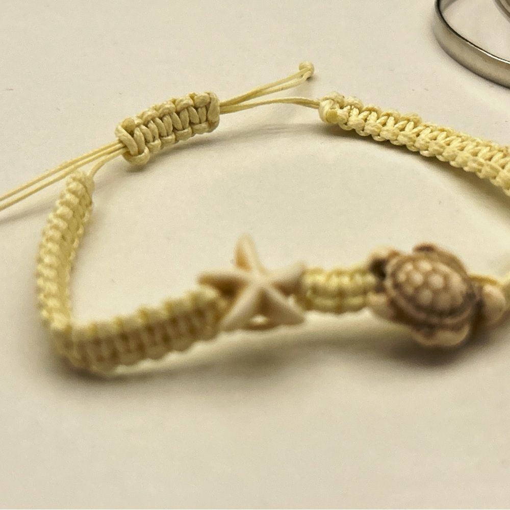 Bracelets - Picture 12 of 16